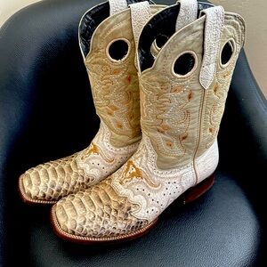 Custom Wild West snake skin cowboy boots 10.5 EE
